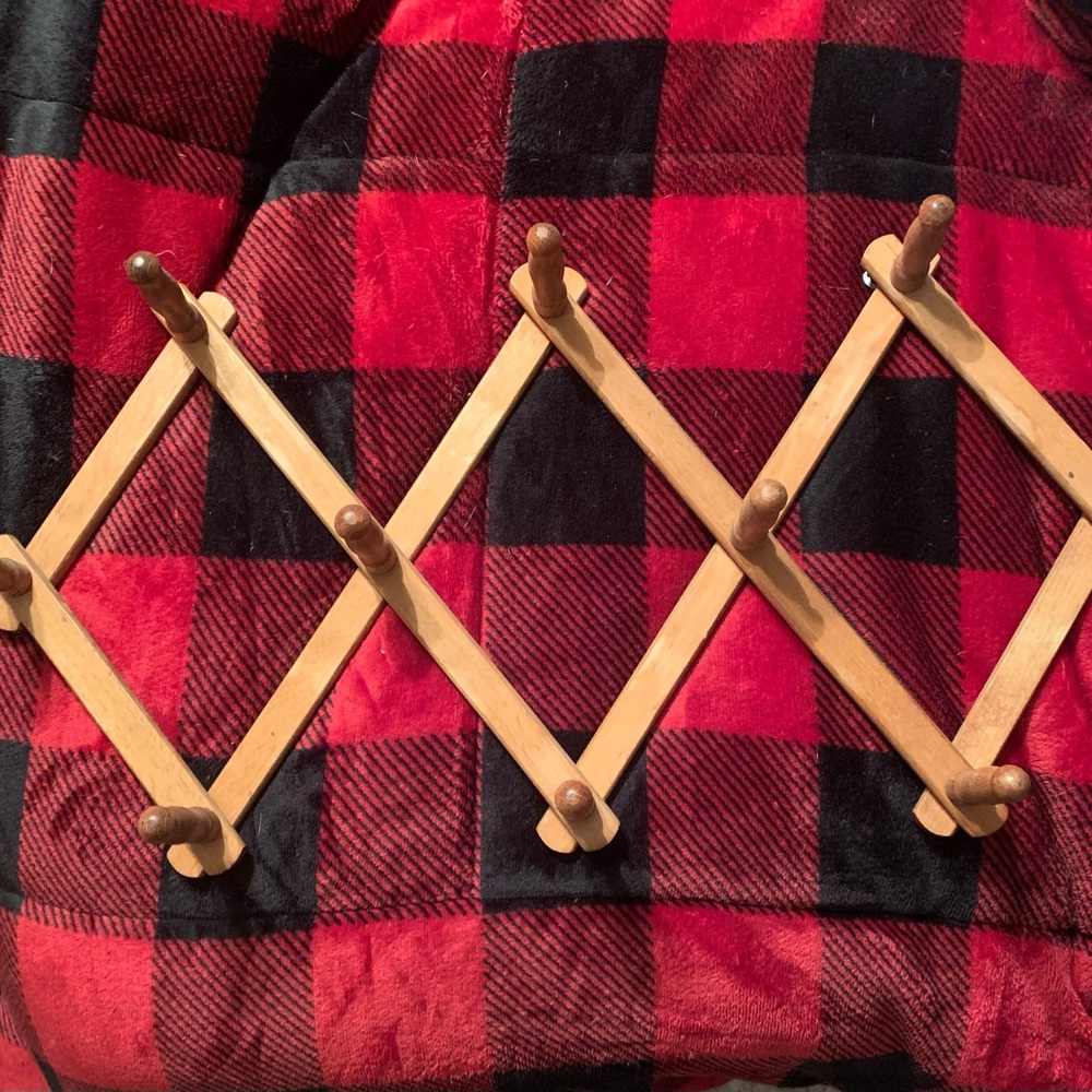 (2) Wooden Accordion Wall Peg Rack - Natural Wood